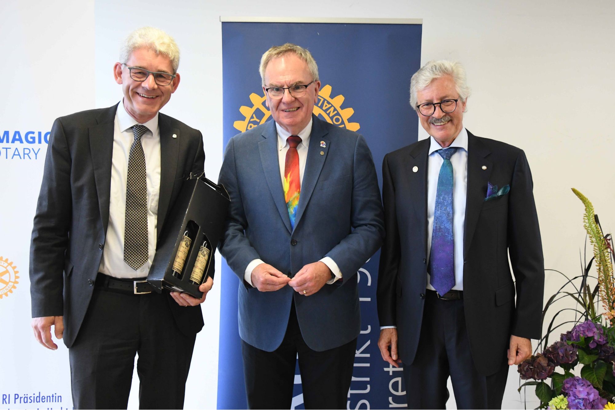 iPDG Thomas Hunziker, Presidente del RI 2023/2024 Gordon R. McInally, ex Presidente Pierre-François Cuénoud