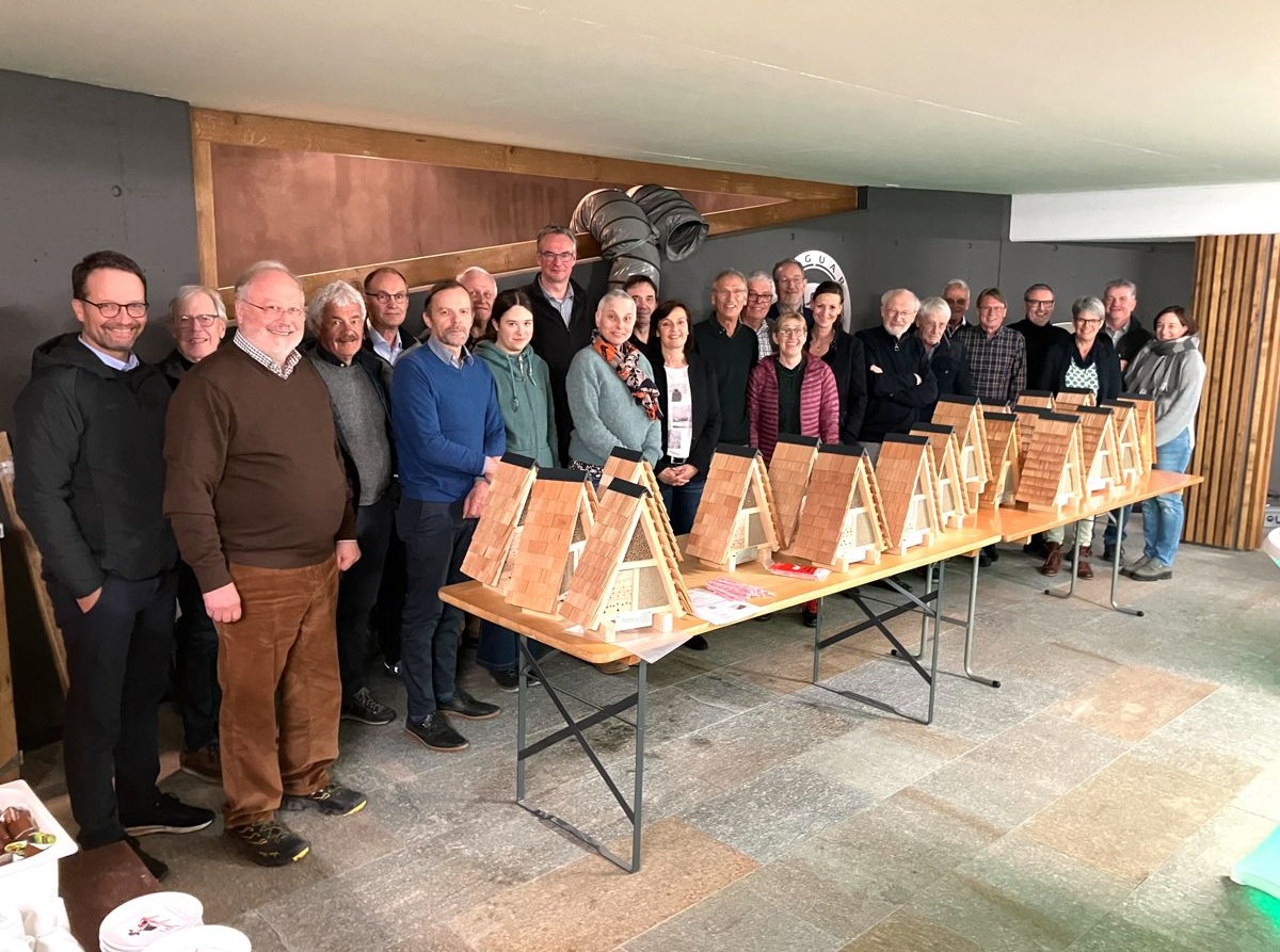 Il RC Obwalden ha festeggiato il completamento del suo progetto di hotel per api selvatiche durante l'Action Day.