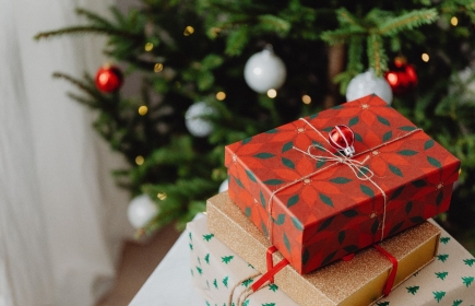 Machen Sie Ihren Liebsten eine Freude mit rotarischen Geschenken (Symbolbild). Bild: pexels