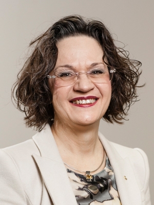 Christine Davatz, immediate past Governor (iPDG)